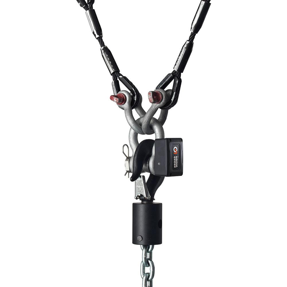 Broadweigh Gen3 Wireless Load Cell Shackle in rigging bridle